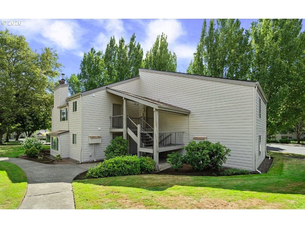Listing photo 1 of 2