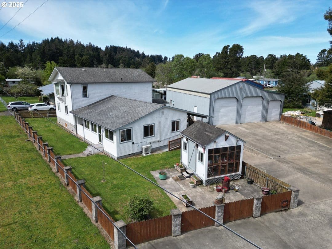 Primary listing photo, 410 PARK AVE, Lakeside, OR, 97449