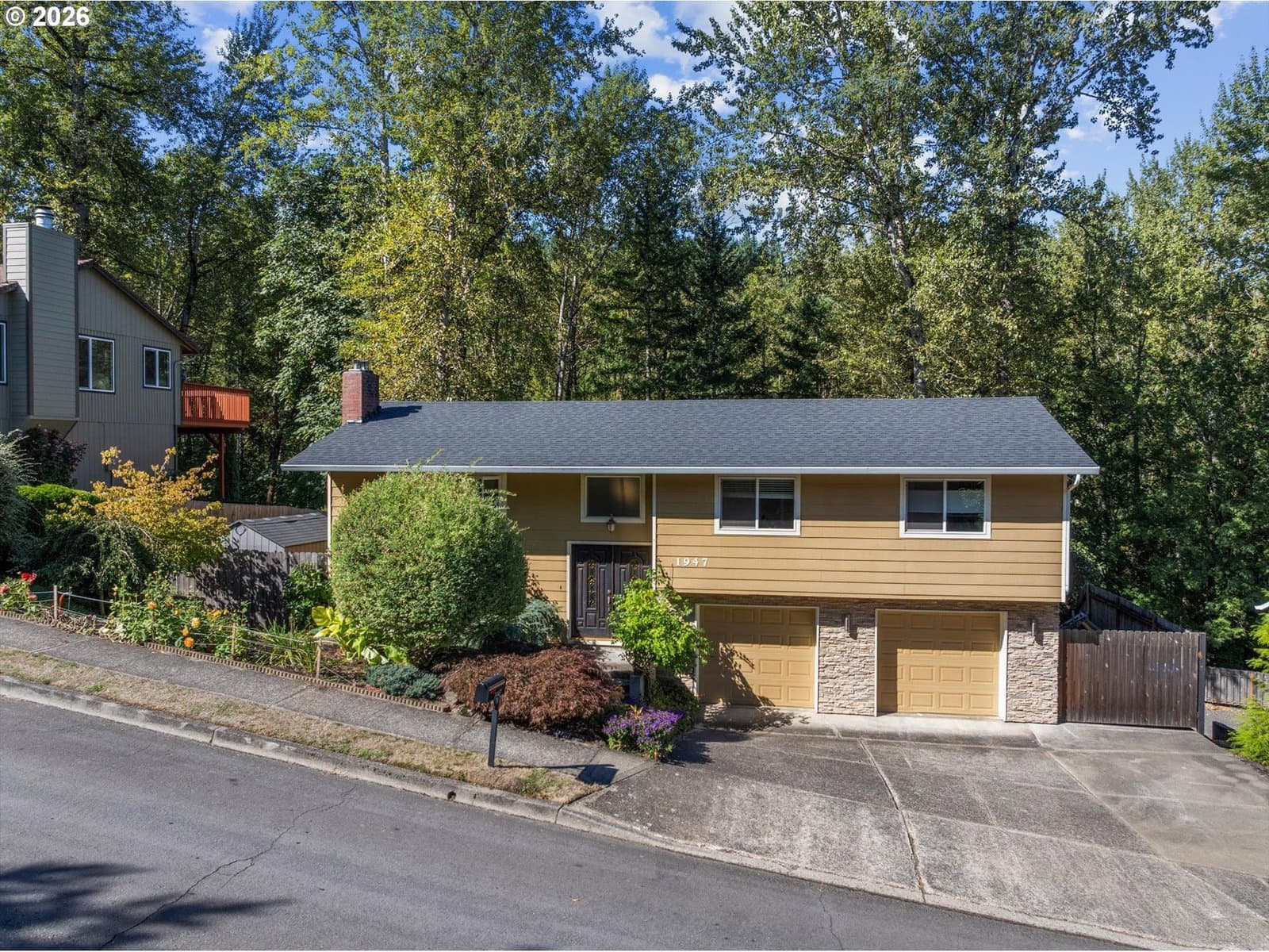 1947 SE MEADOW CT