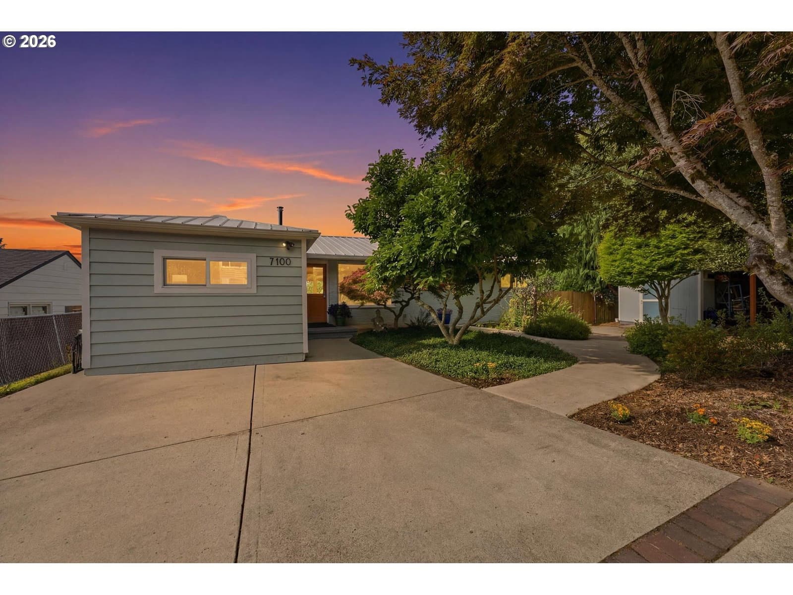 Listing photo 1 of 6