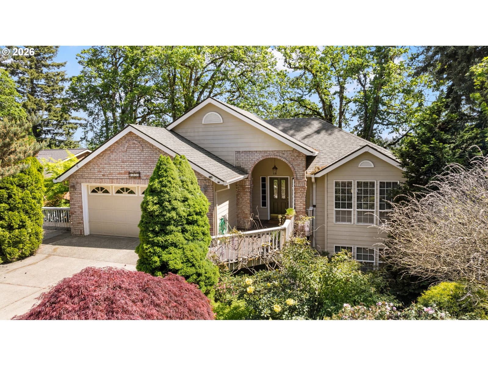 Listing photo 1 of 6