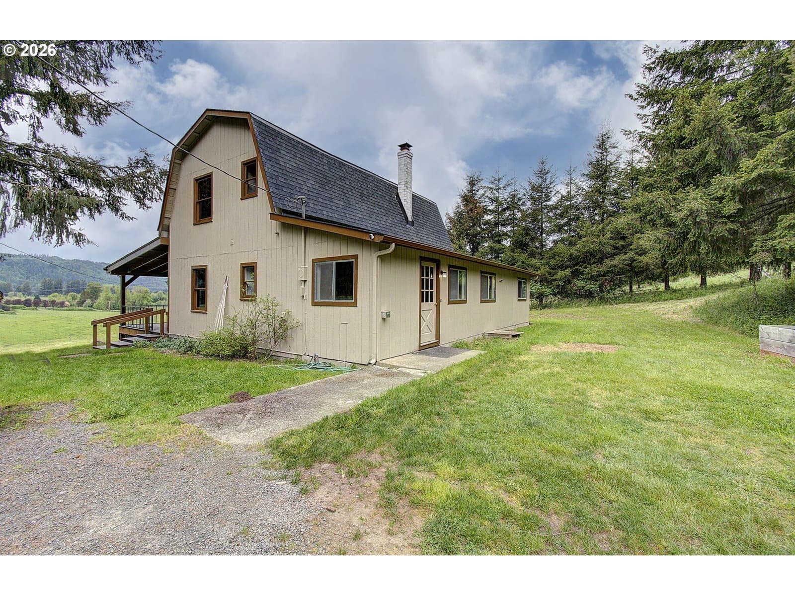 Listing photo 1 of 6
