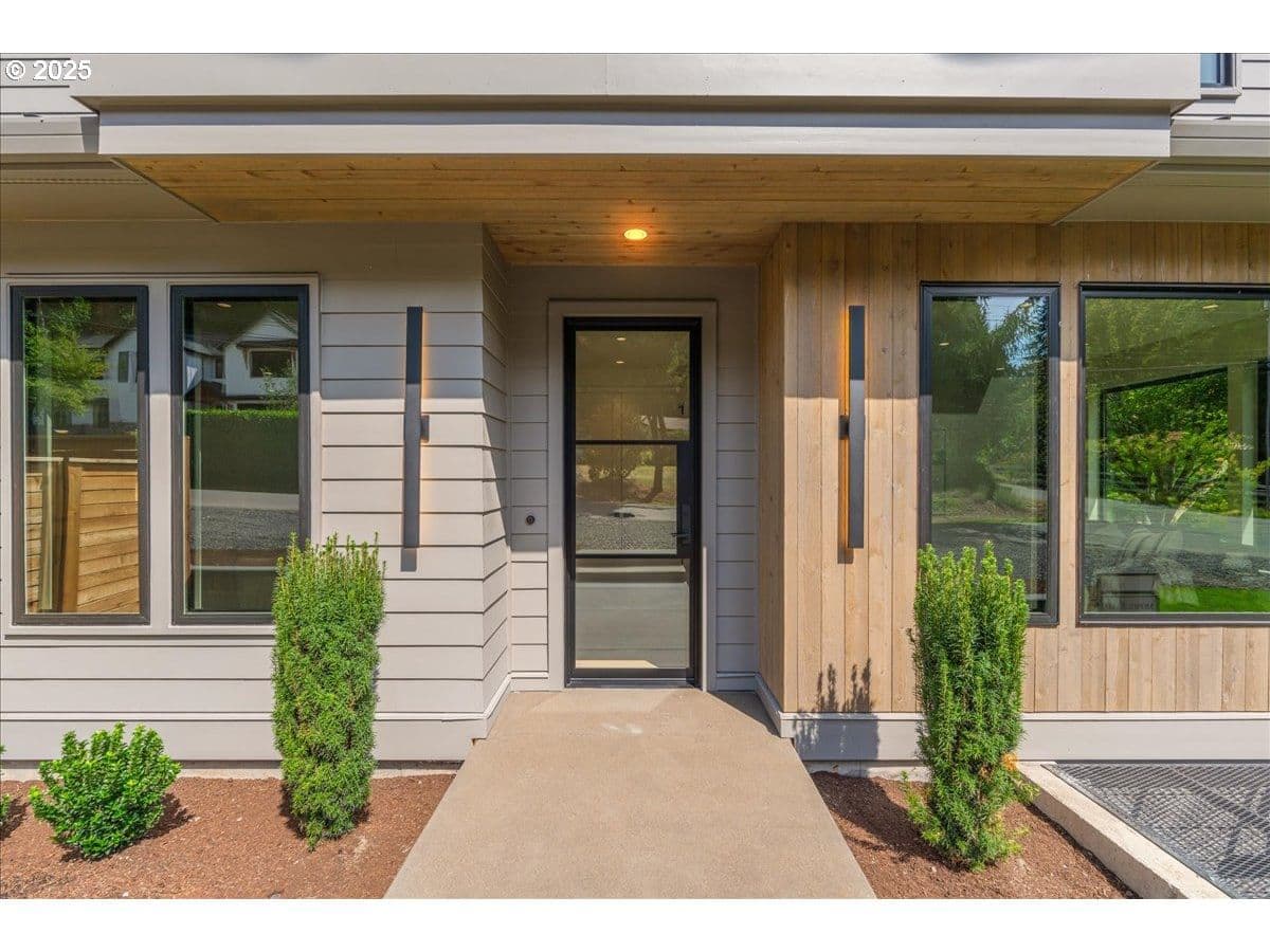 Primary listing photo, 990 LUND ST, Lake Oswego, OR, 97034