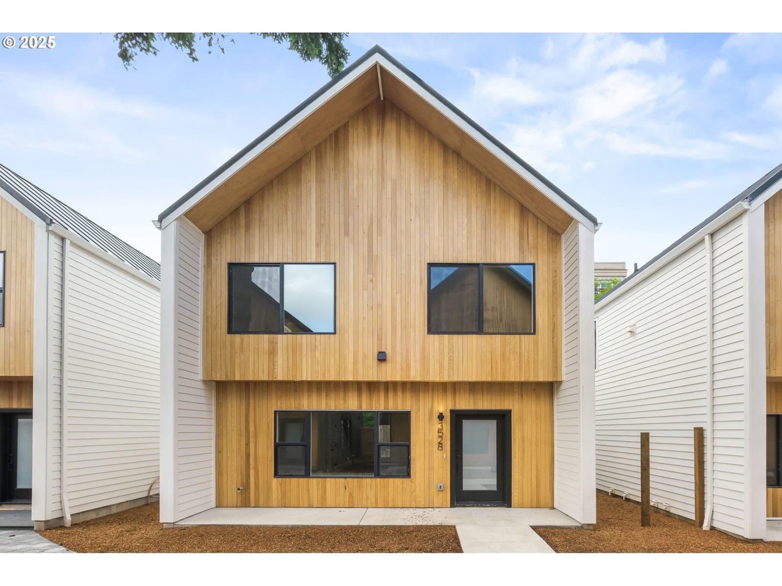 Primary listing photo, 3528 NE 44th AVE, Portland, OR, 97212