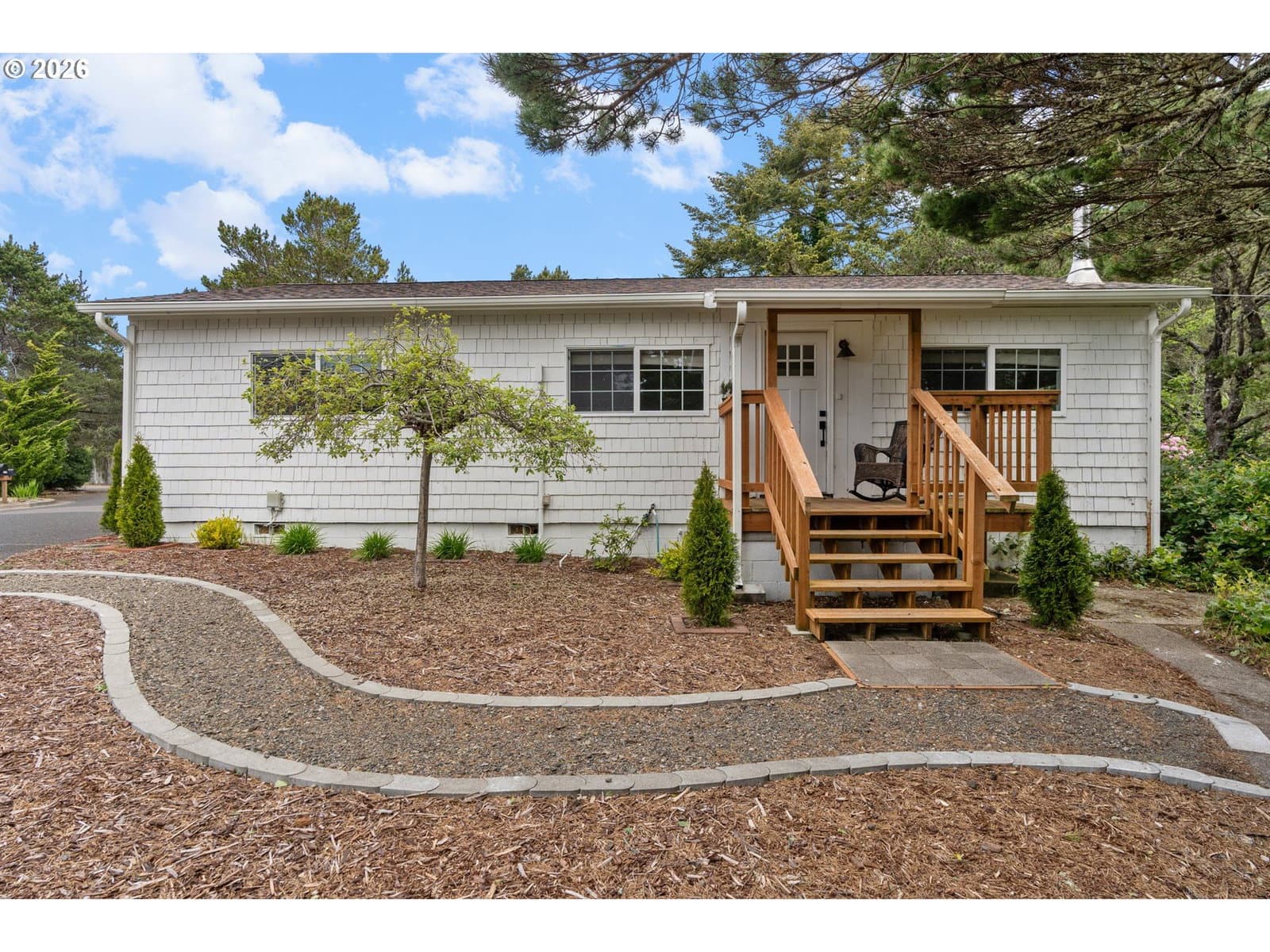 Listing photo 1 of 6