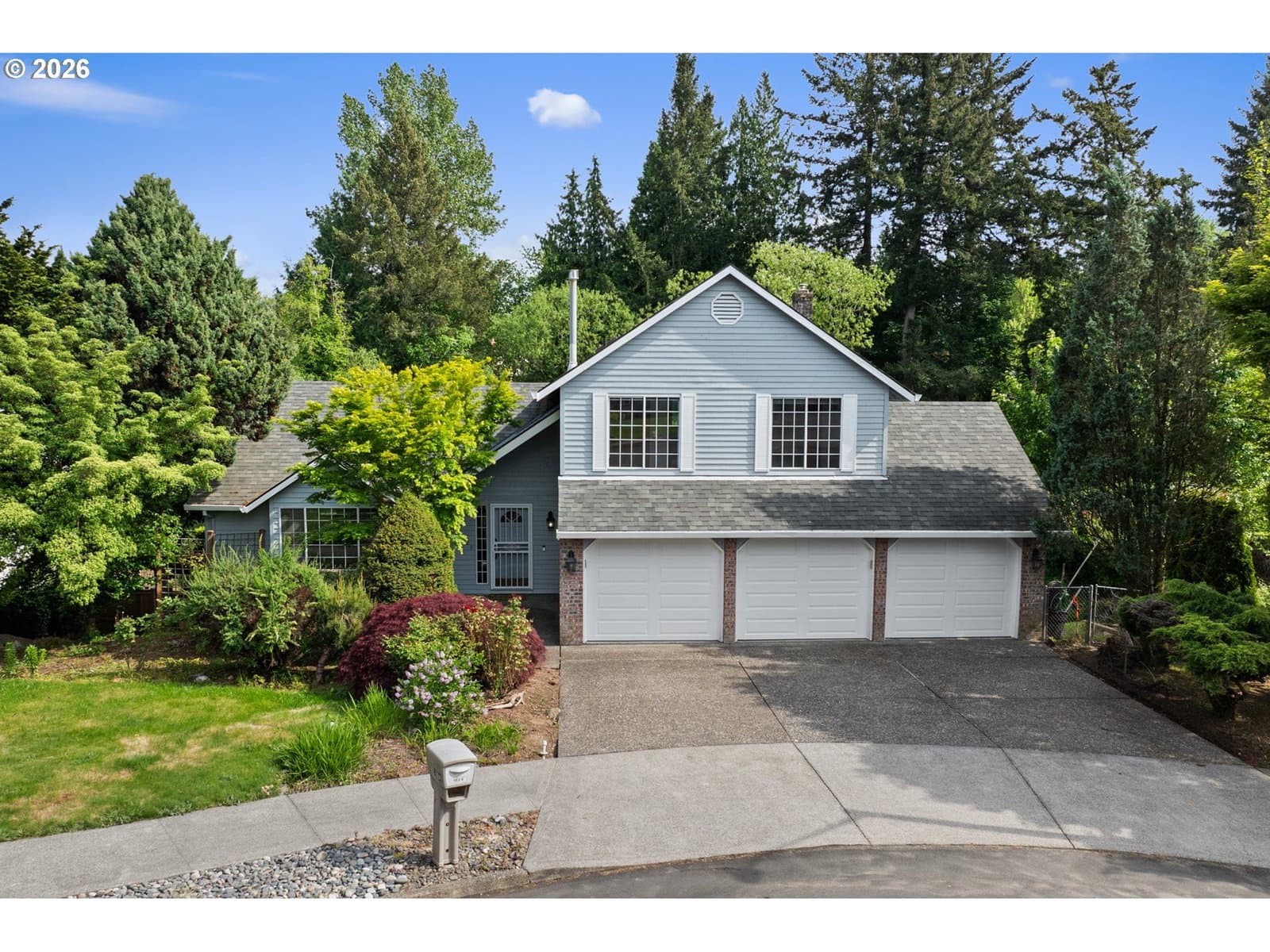 Listing photo 1 of 6