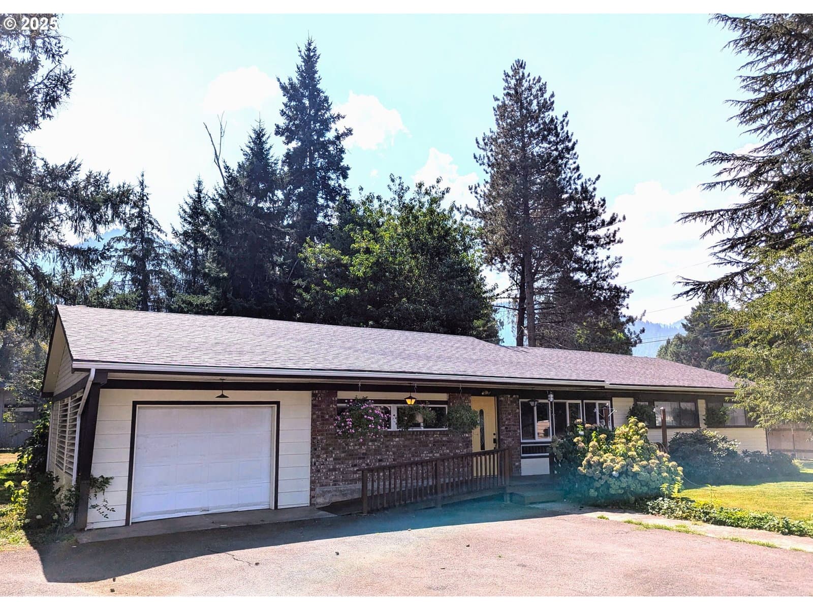 Primary listing photo, 48294 HILLS ST, Oakridge, OR, 97463