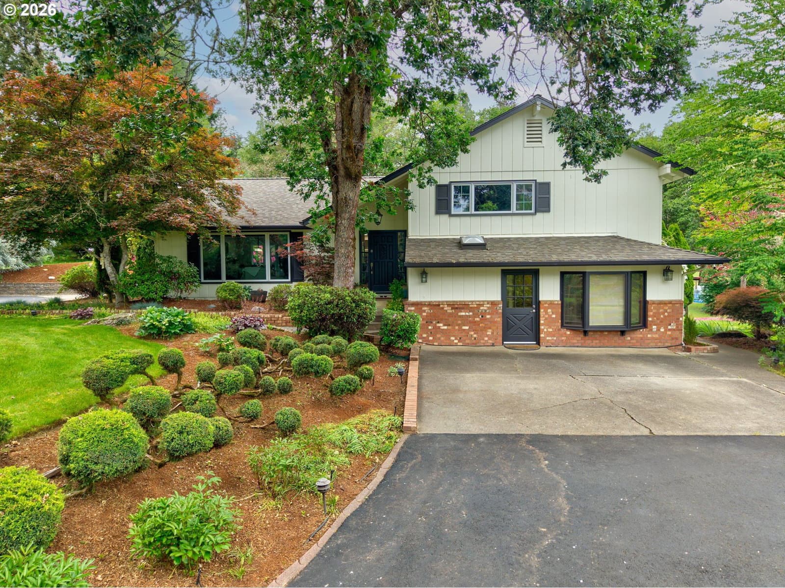 Primary listing photo, 351 CHAMPAGNE CT, Roseburg, OR, 97471