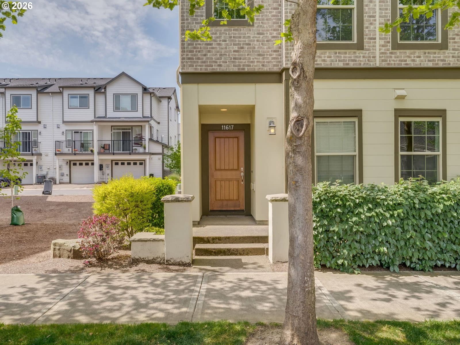 Listing photo 1 of 6