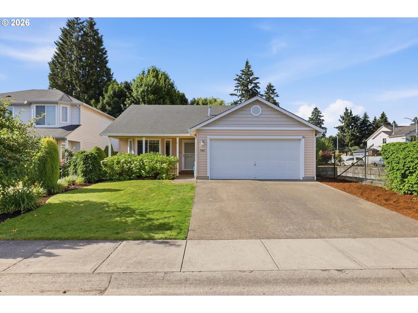 Listing photo 1 of 6