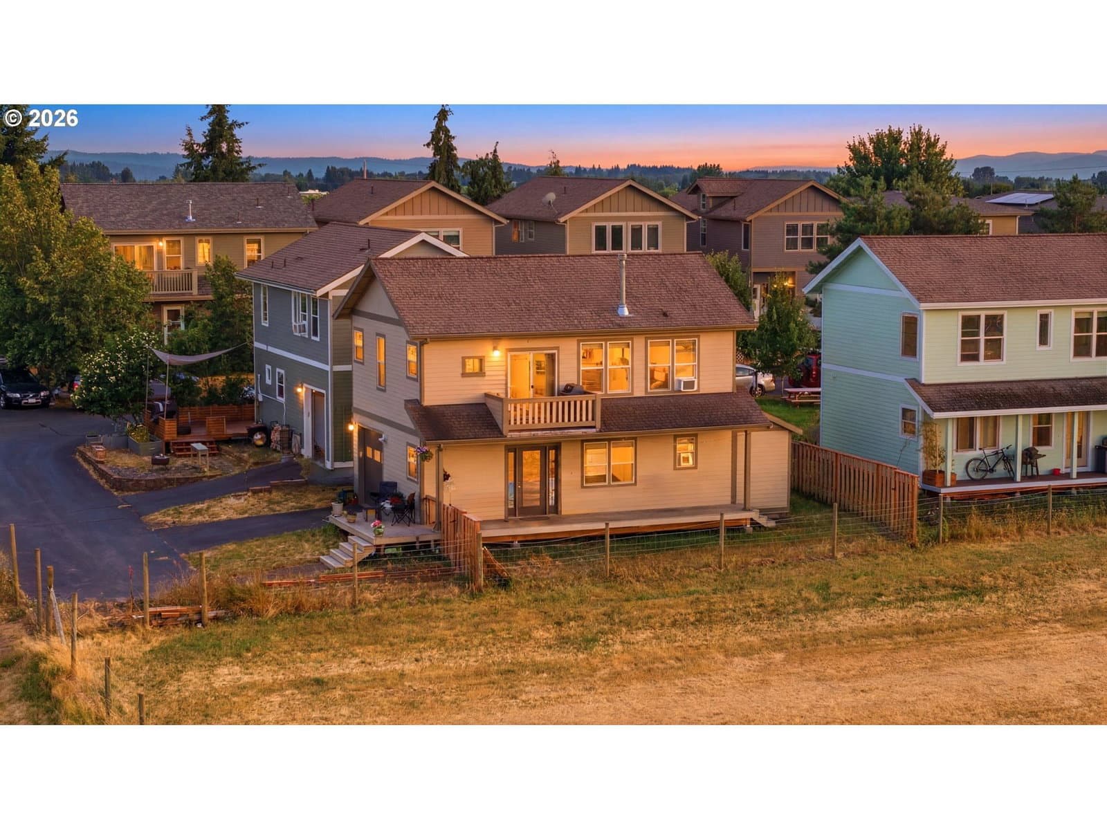 Primary listing photo, 2850 COTTAGE LN, Hood River, OR, 97031
