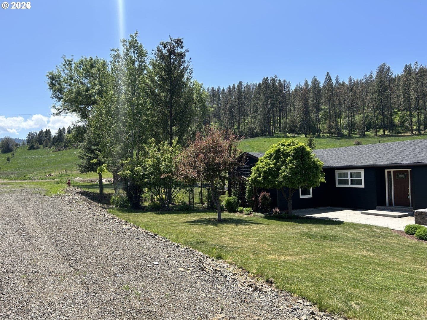Listing photo 1 of 6