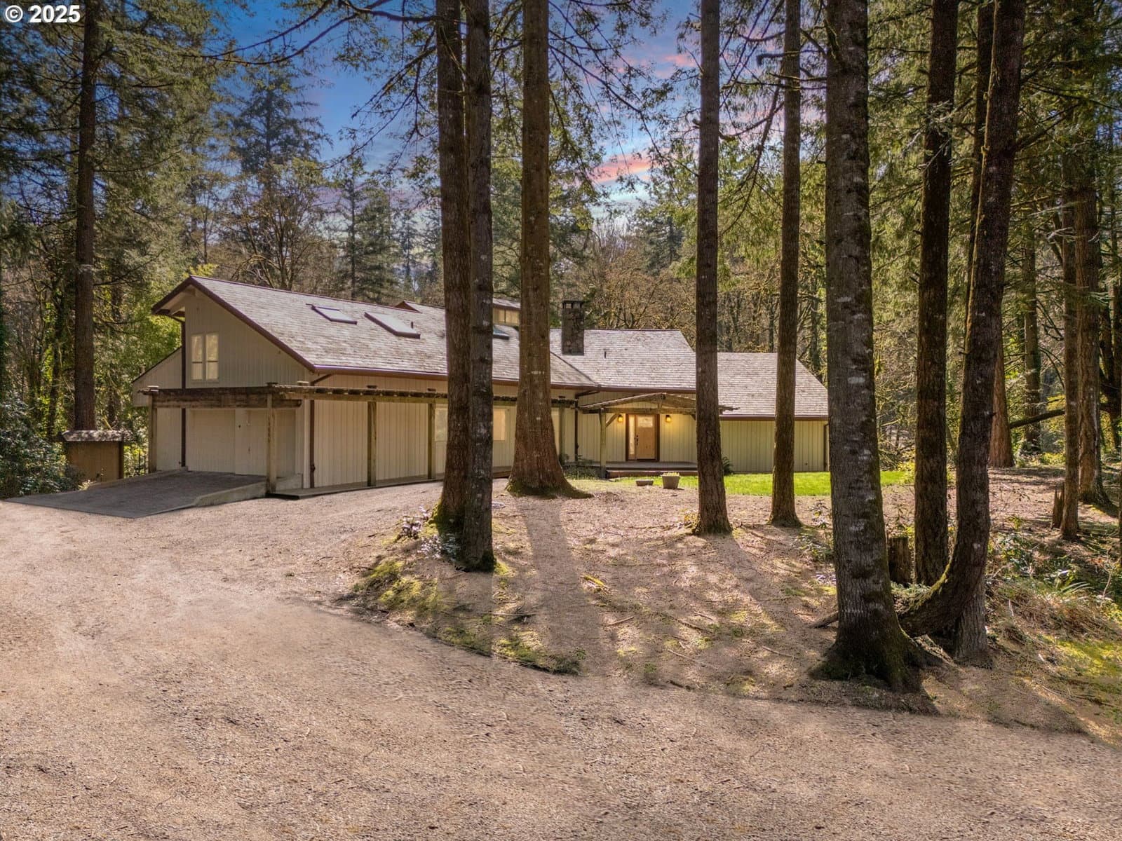 Primary listing photo, 19855 NE TRUNK RD, Dundee, OR, 97115