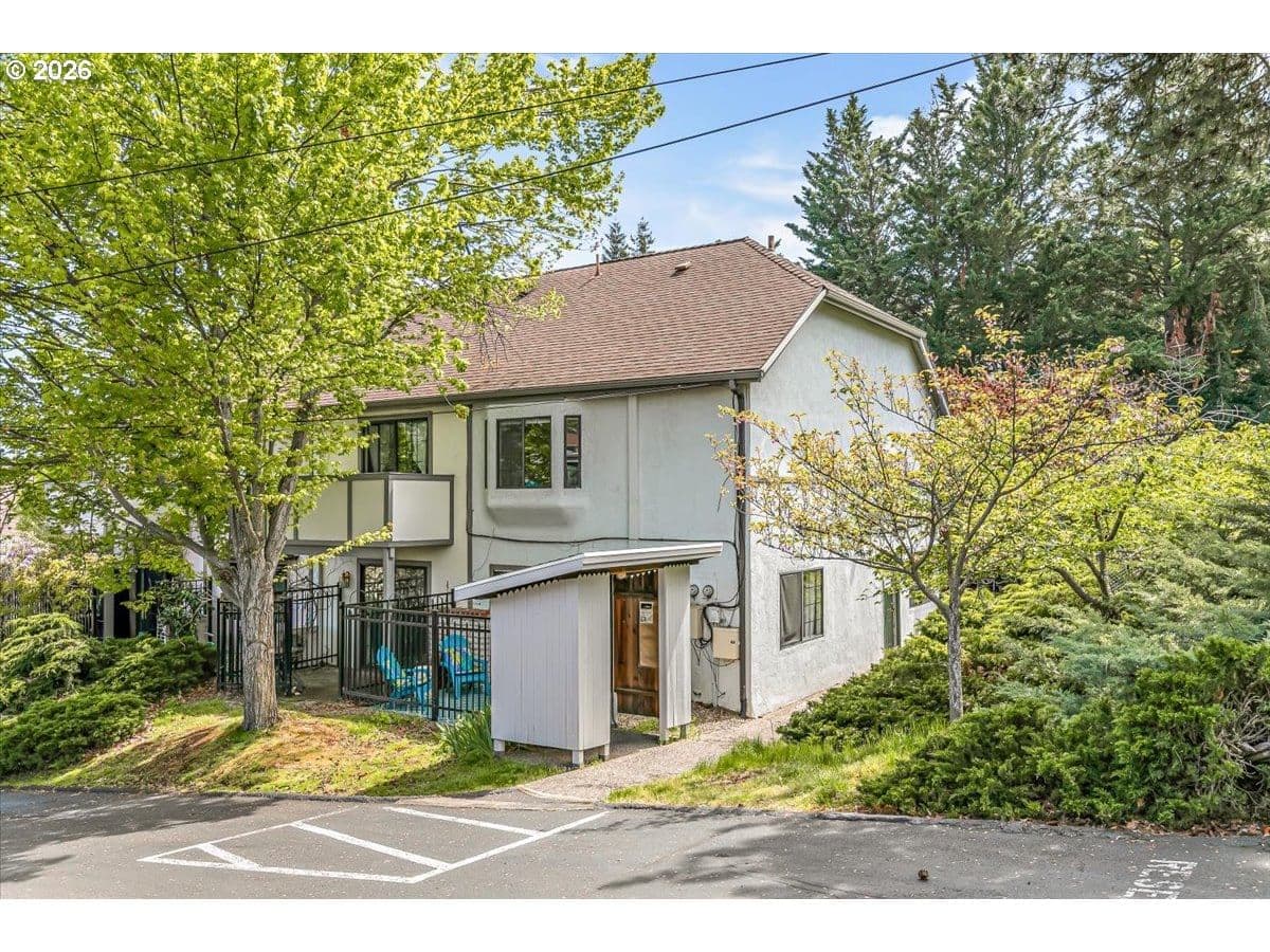 Primary listing photo, 495 CHESTNUT ST #16, Ashland, OR, 97520
