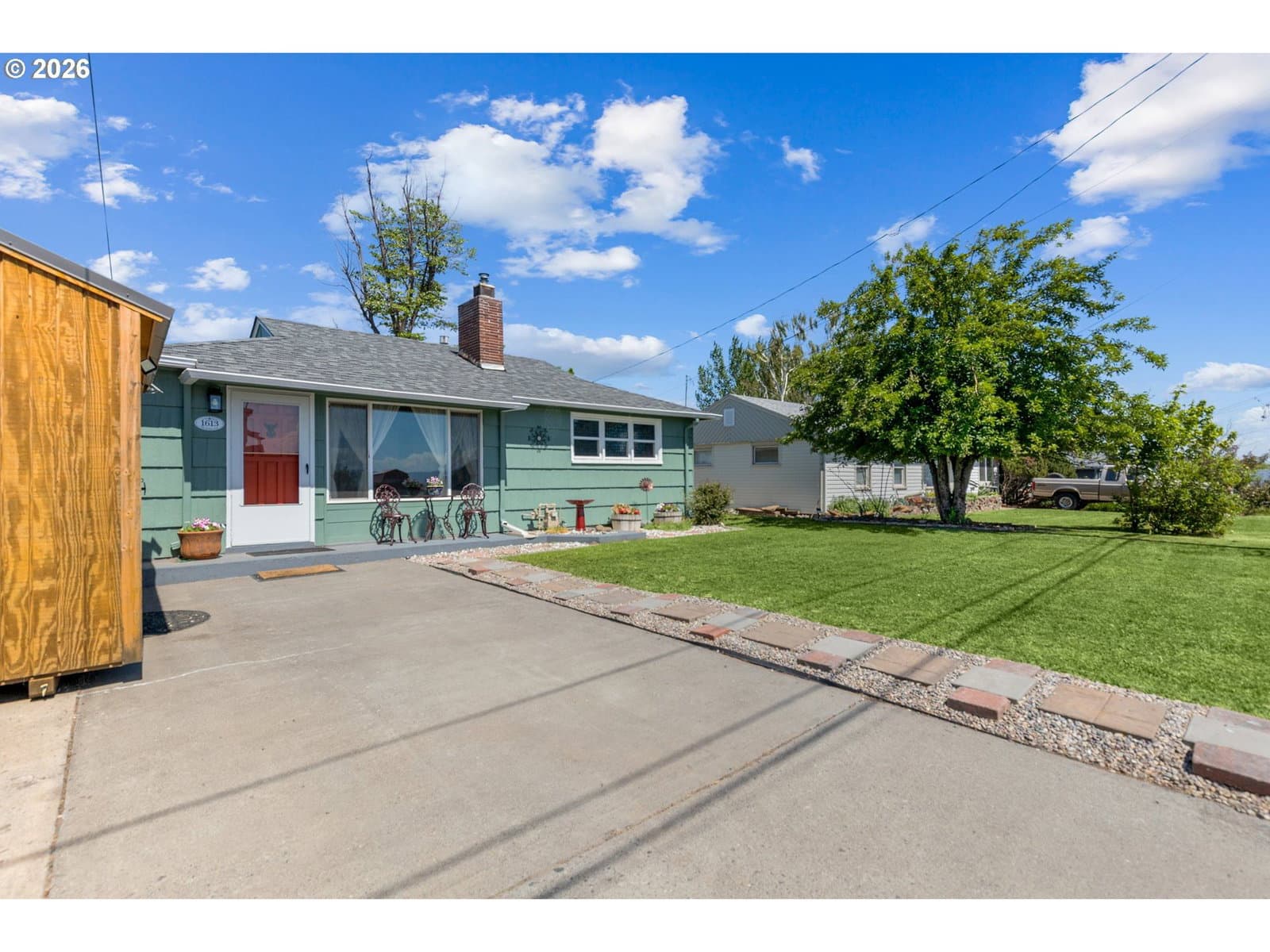 Listing photo 1 of 6