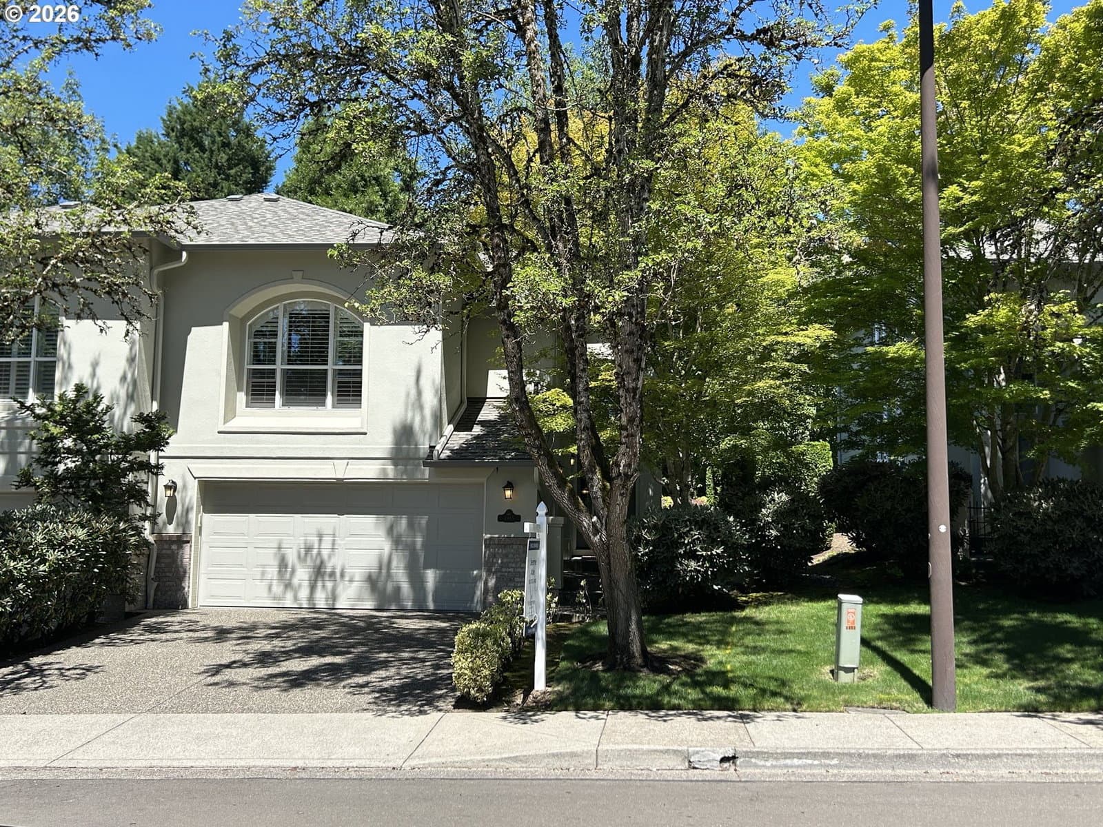 Primary listing photo, 4965 MULHOLLAND DR, Lake Oswego, OR, 97035