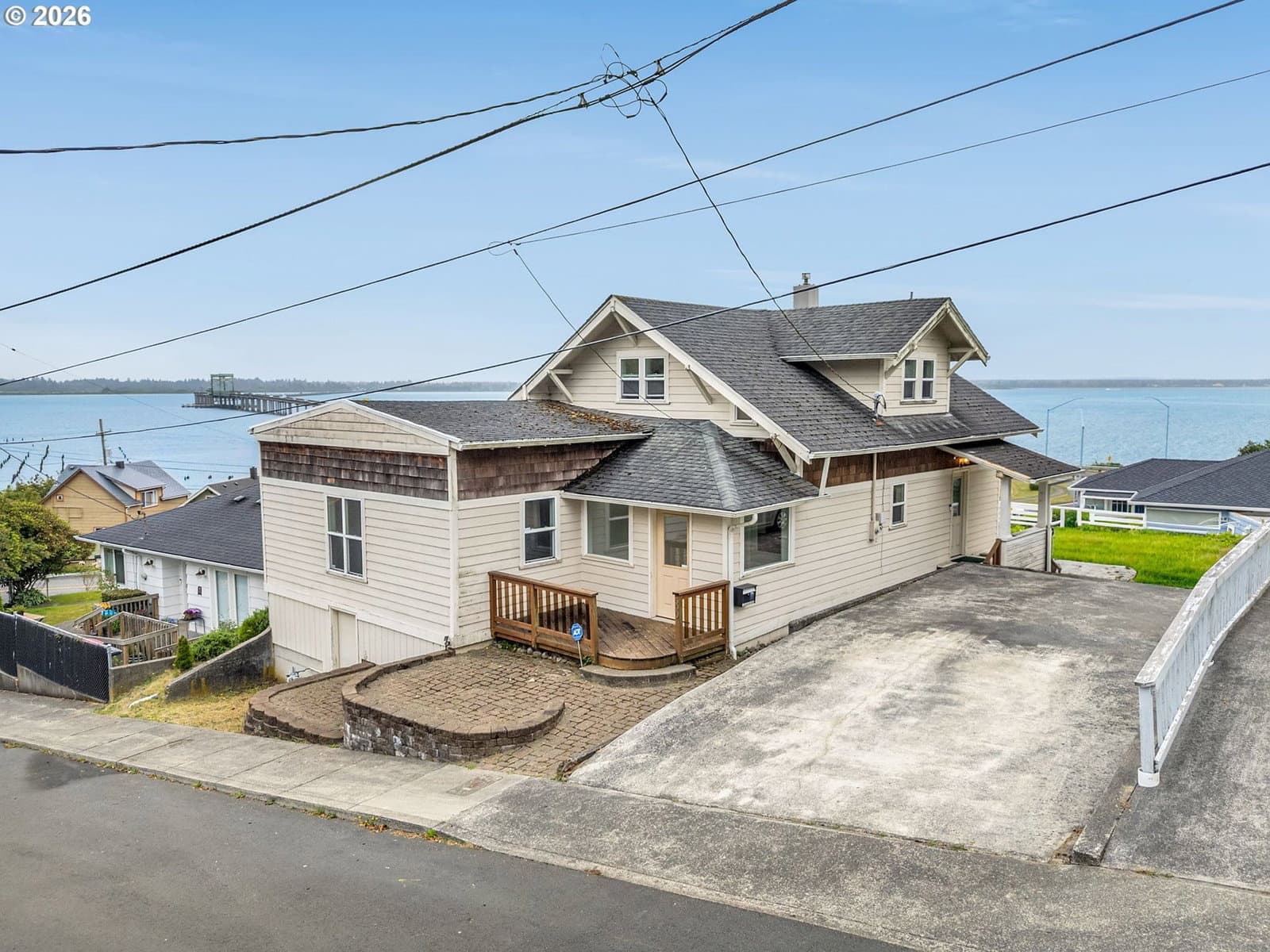Listing photo 1 of 6