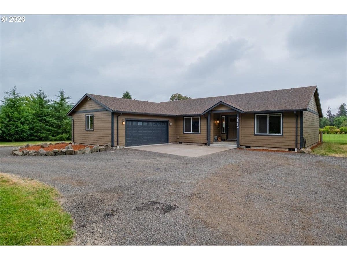 Listing photo 1 of 6