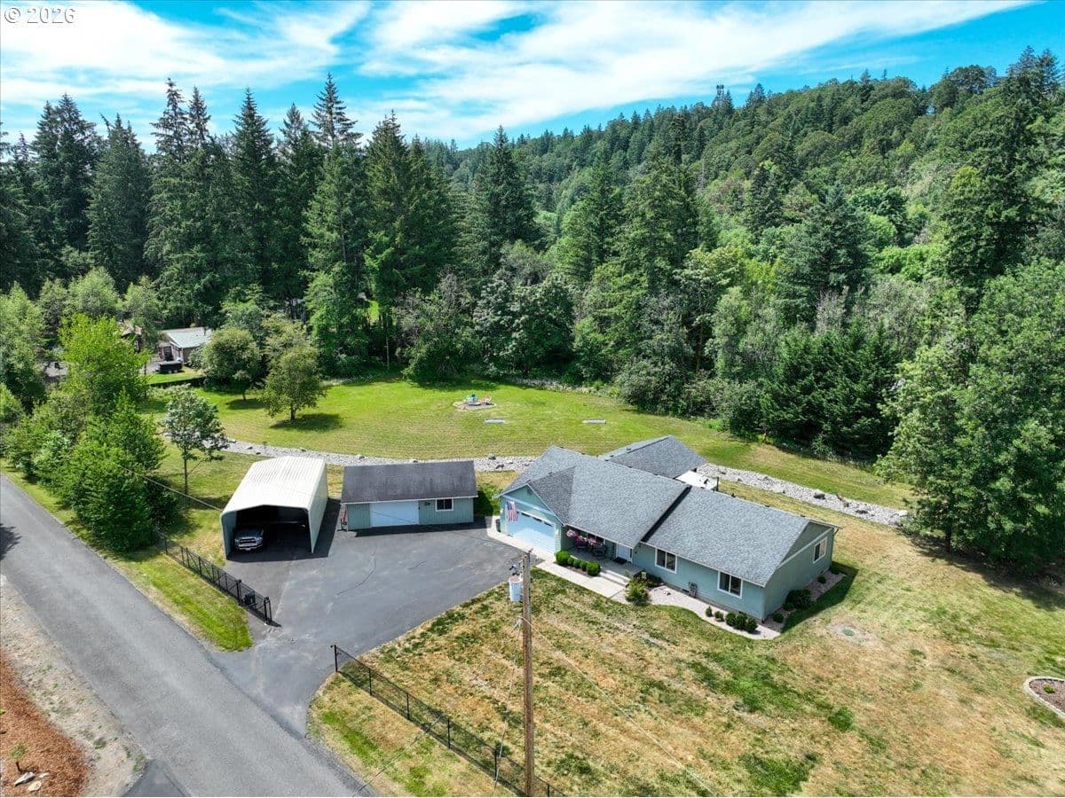 Listing photo 1 of 6
