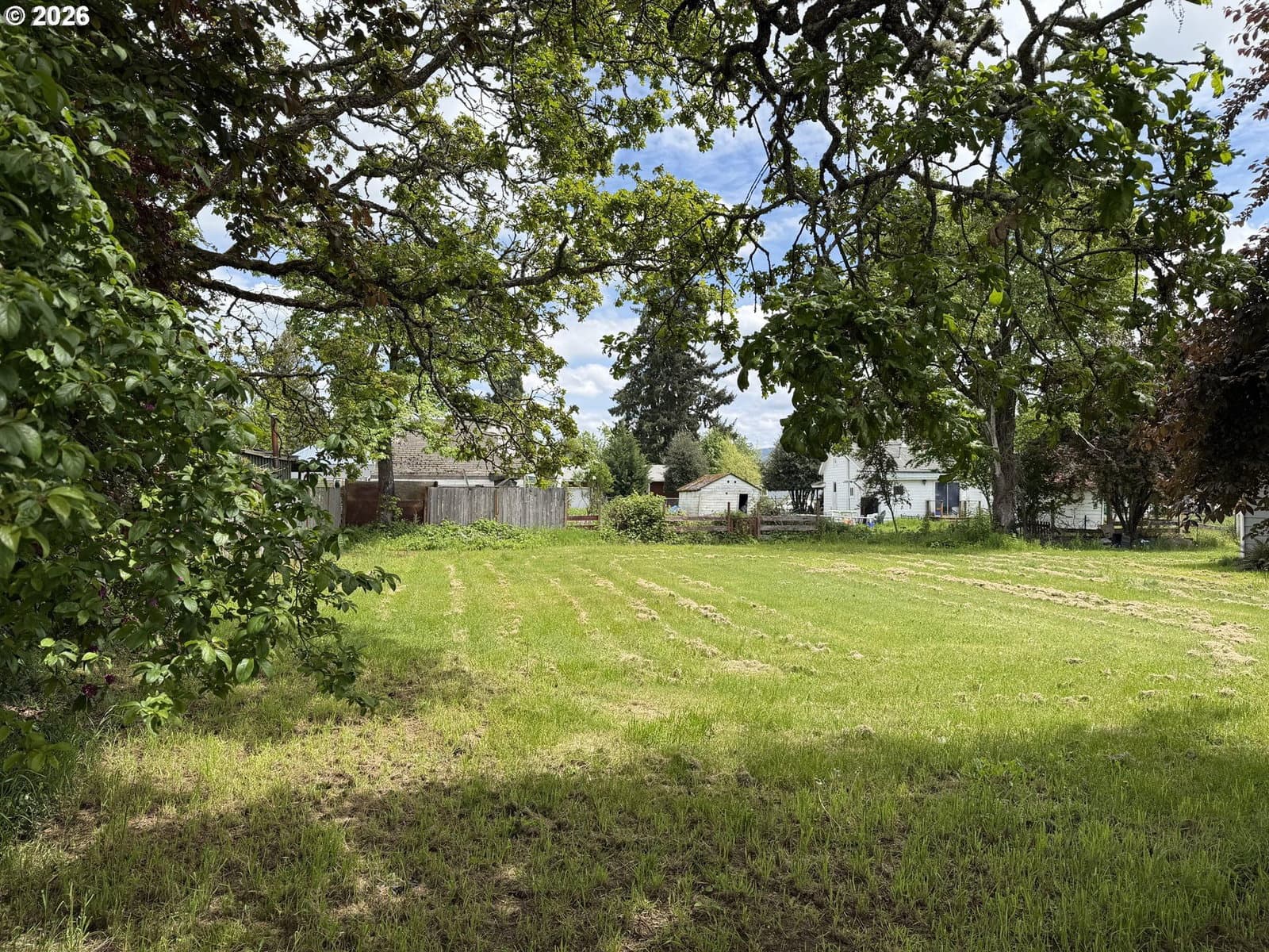 Listing photo 1 of 4