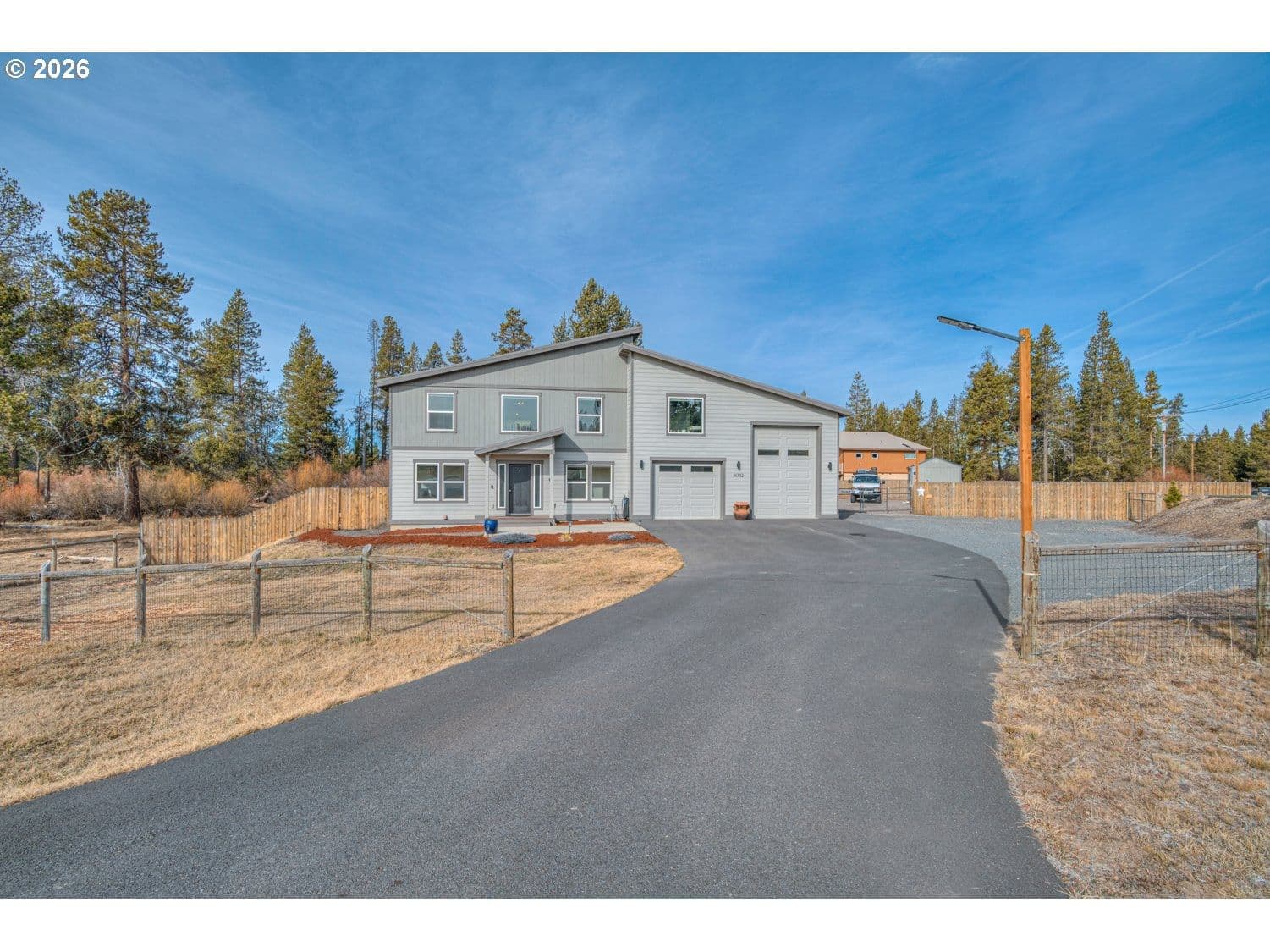 Listing photo 1 of 6