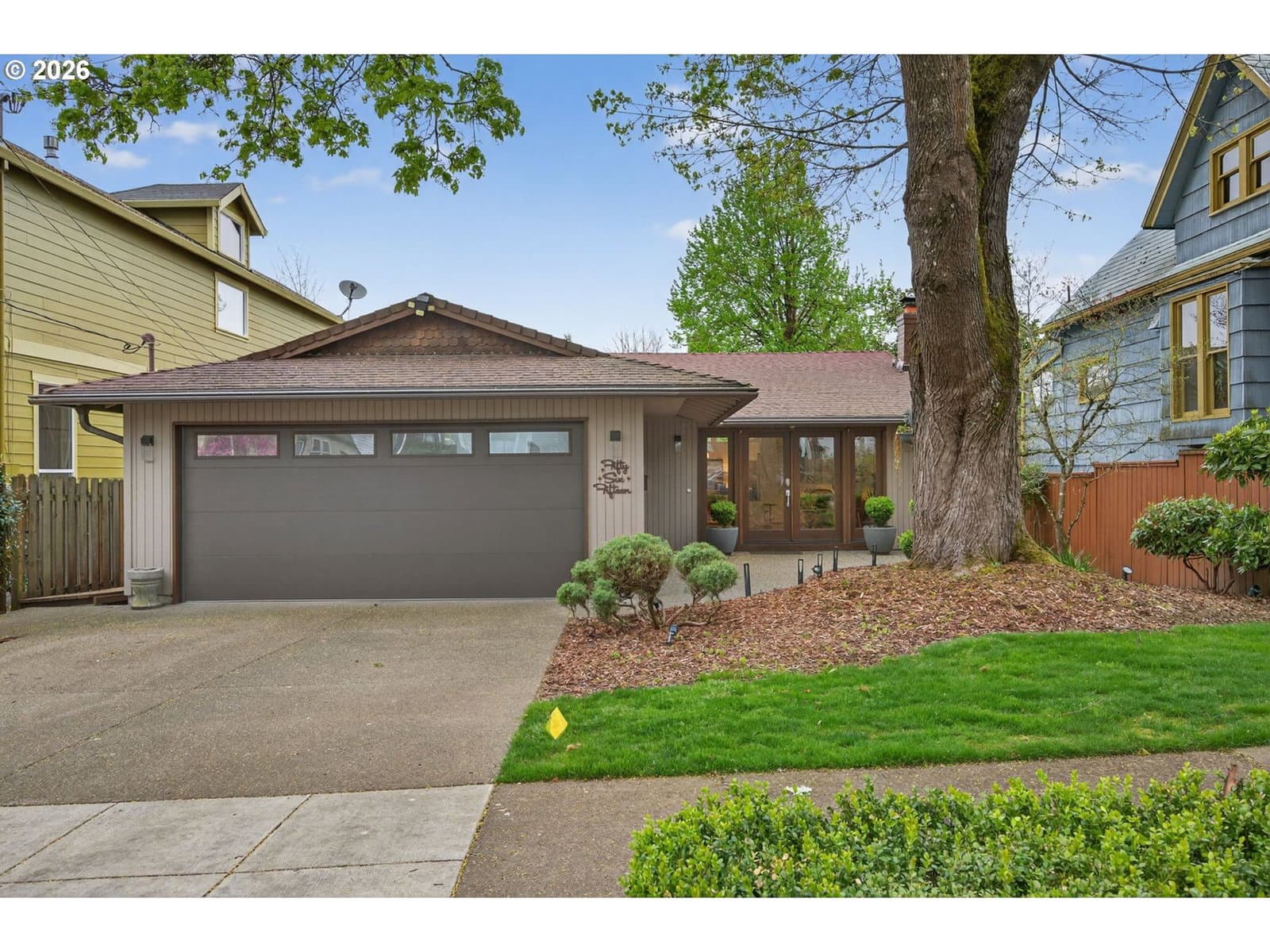 Primary listing photo, 5615 SE OAK ST, Portland, OR, 97215