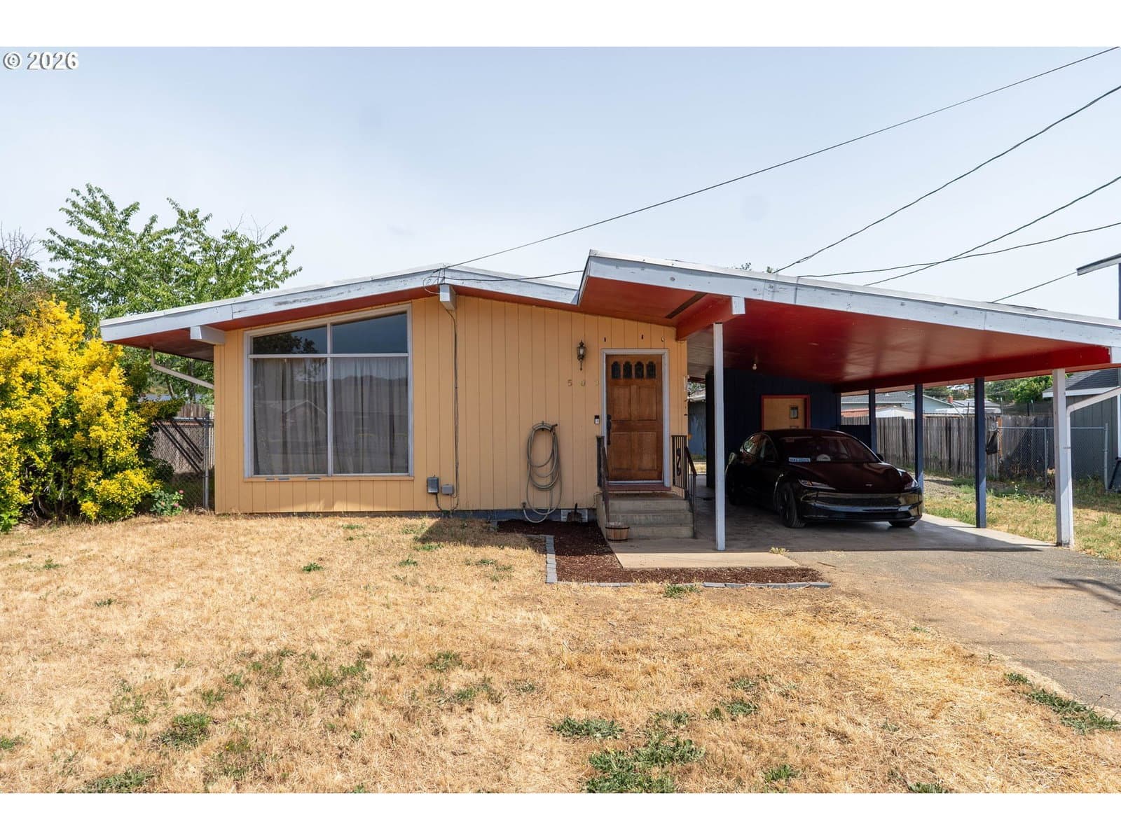 Listing photo 1 of 6