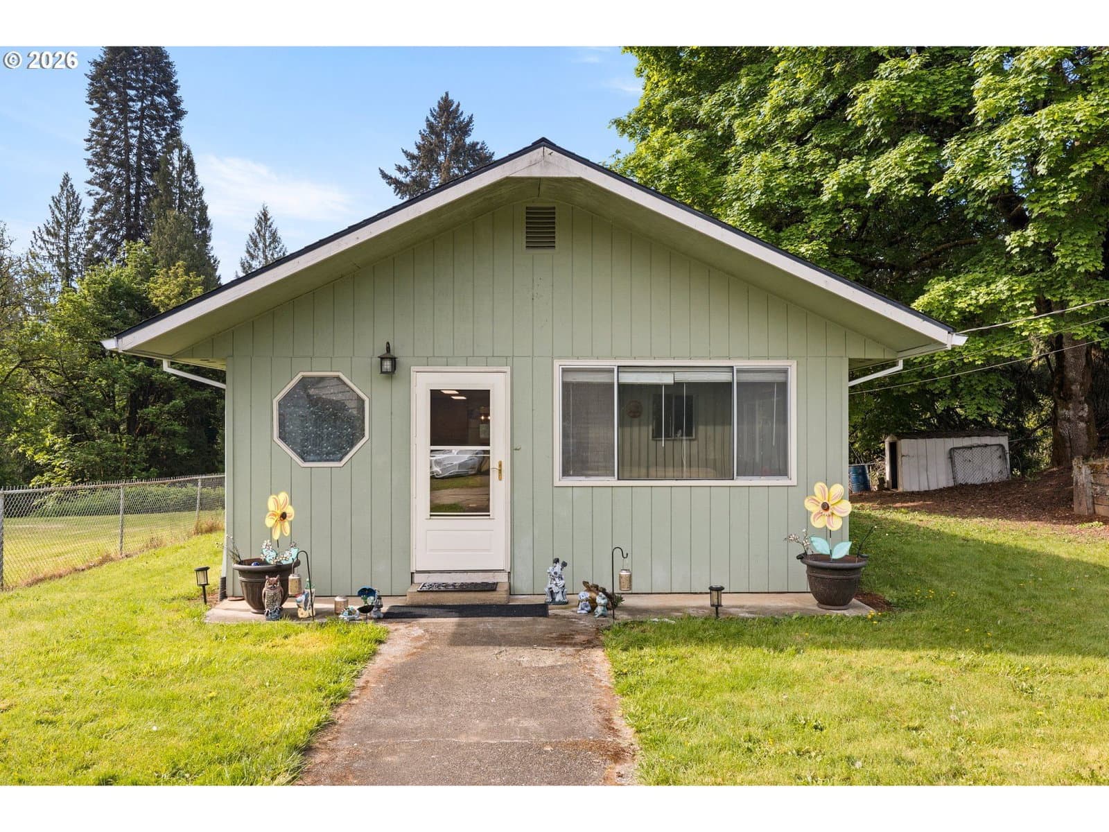 Listing photo 1 of 6