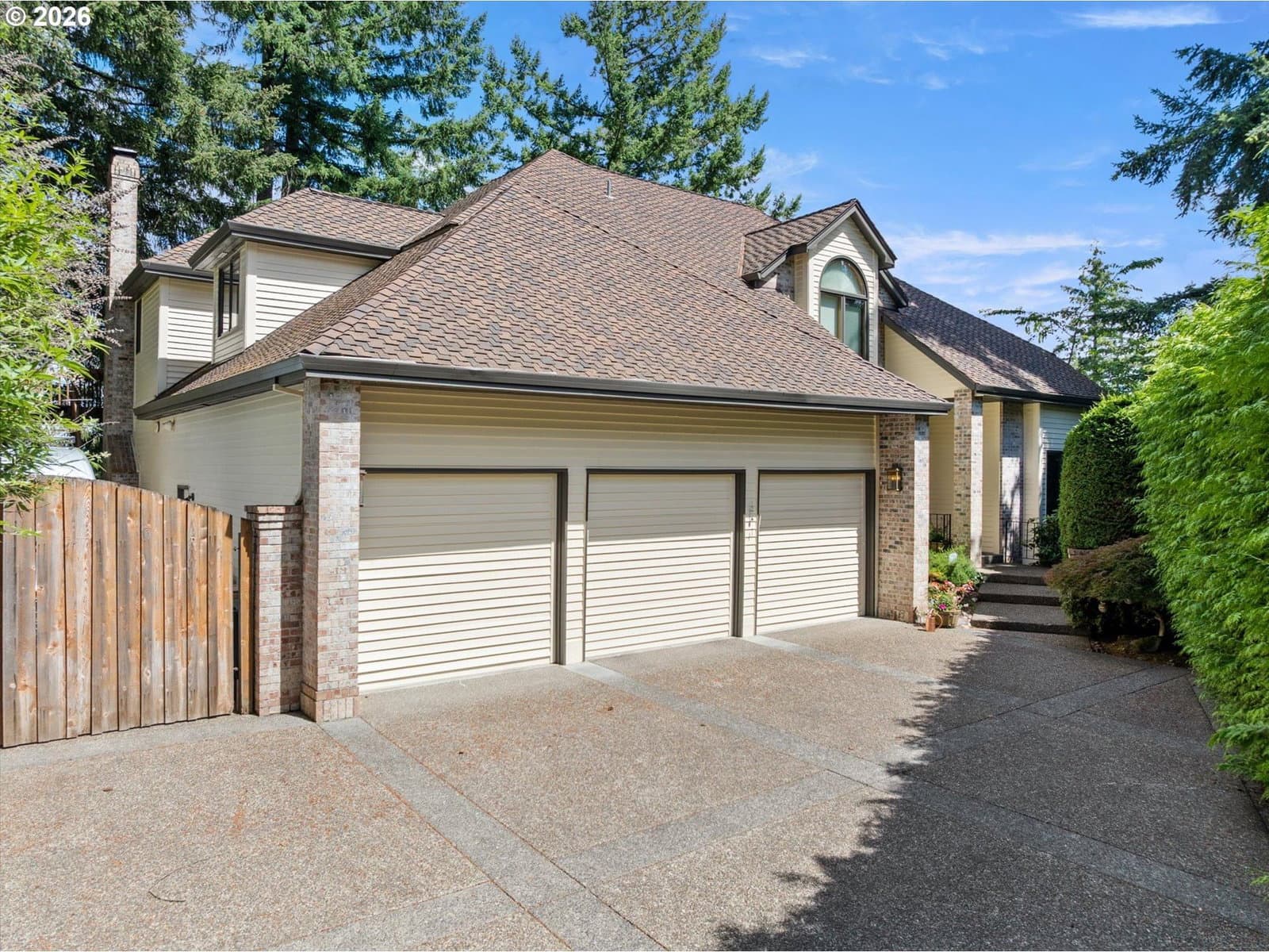 1700 VILLAGE PARK LN