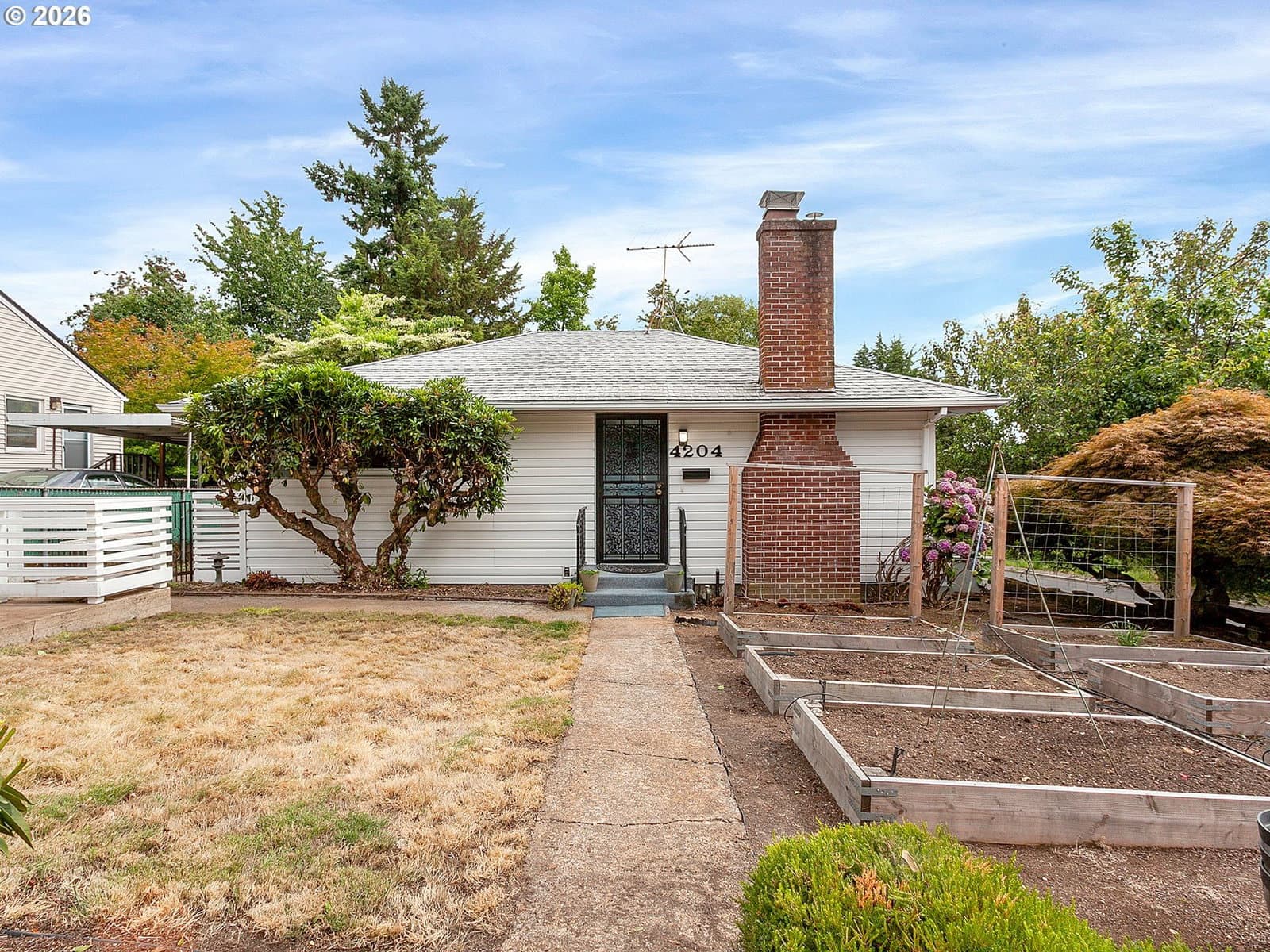 Listing photo 1 of 6