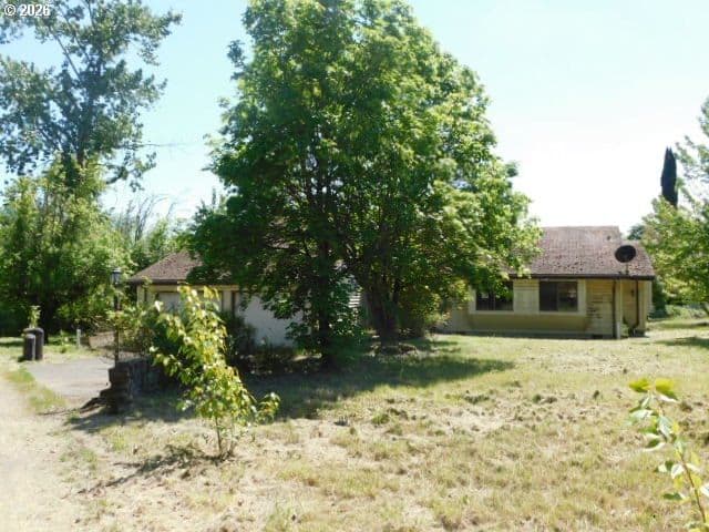Listing photo 1 of 6