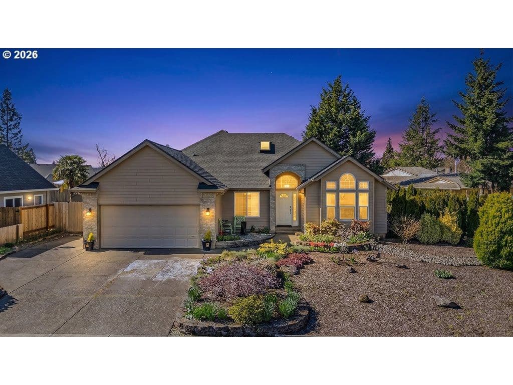 Primary listing photo, 921 HERMANSON ST, Woodburn, OR, 97071