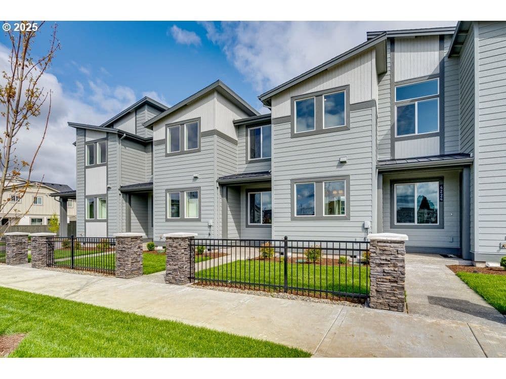 Primary listing photo, 4220 SE Century BLVD, Hillsboro, OR, 97123