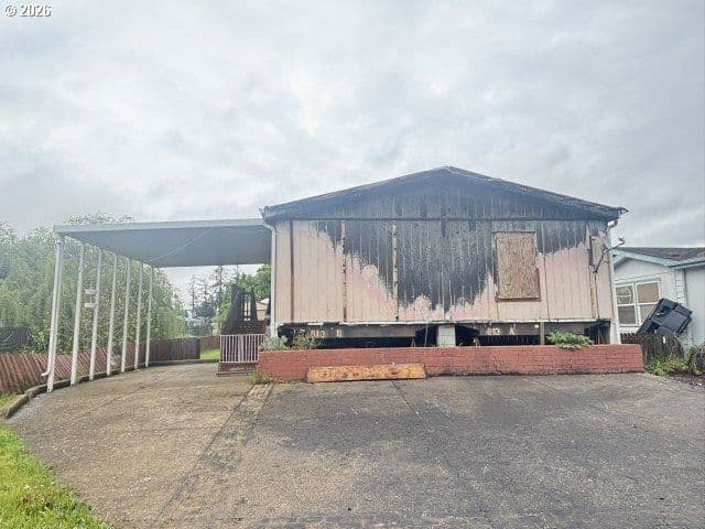 Listing photo 1 of 6