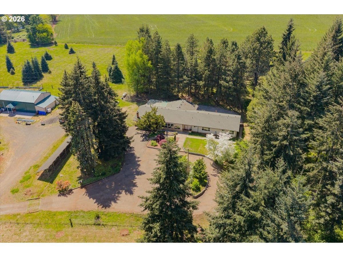 Listing photo 1 of 6