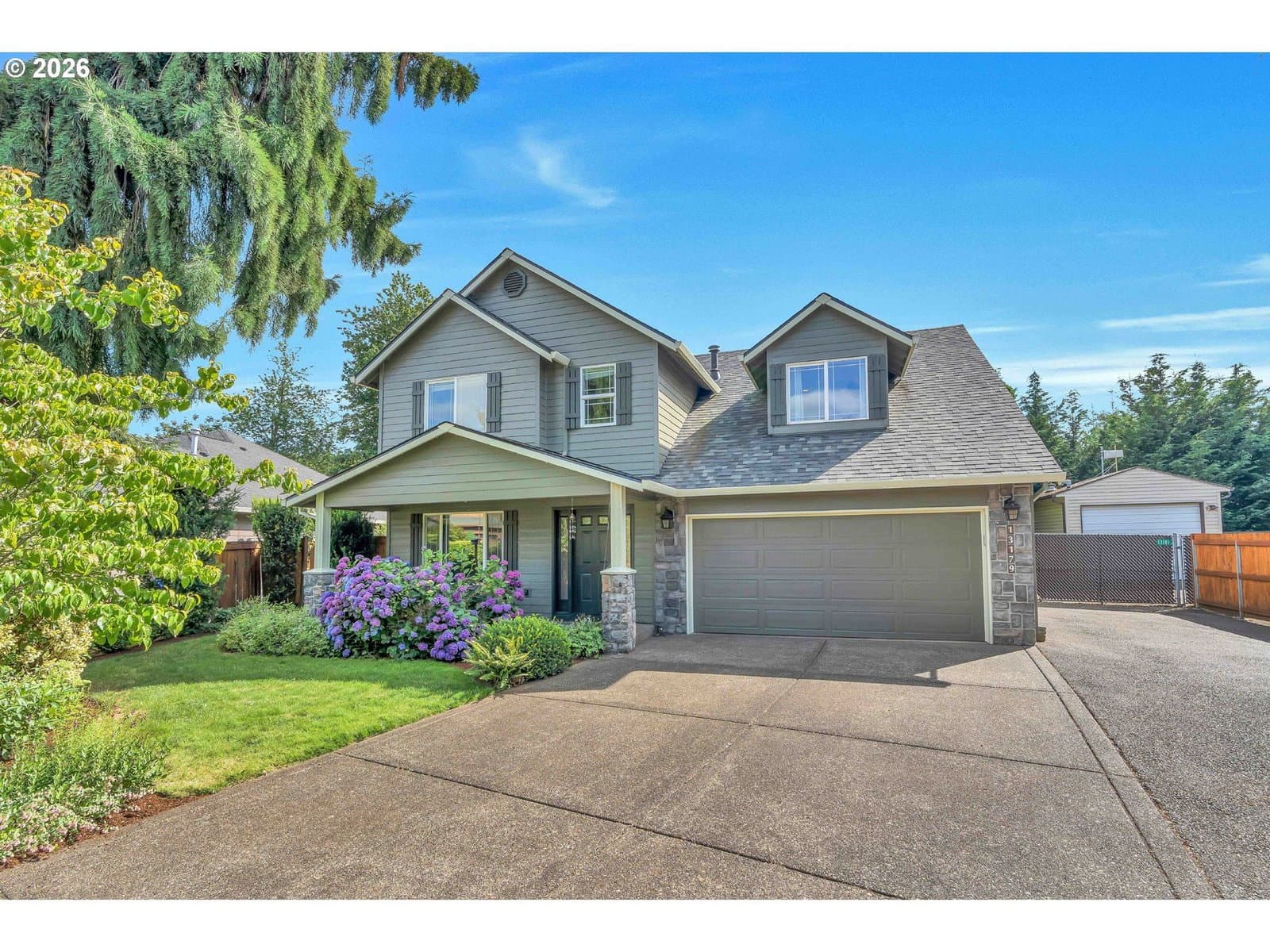 Listing photo 1 of 6