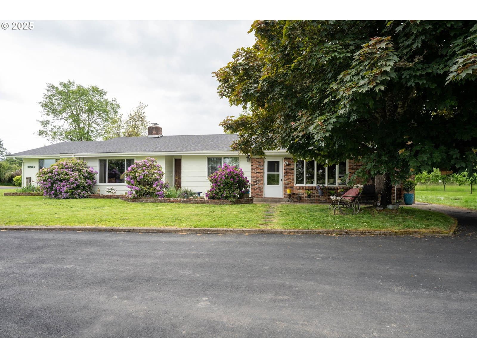 Listing photo 1 of 6