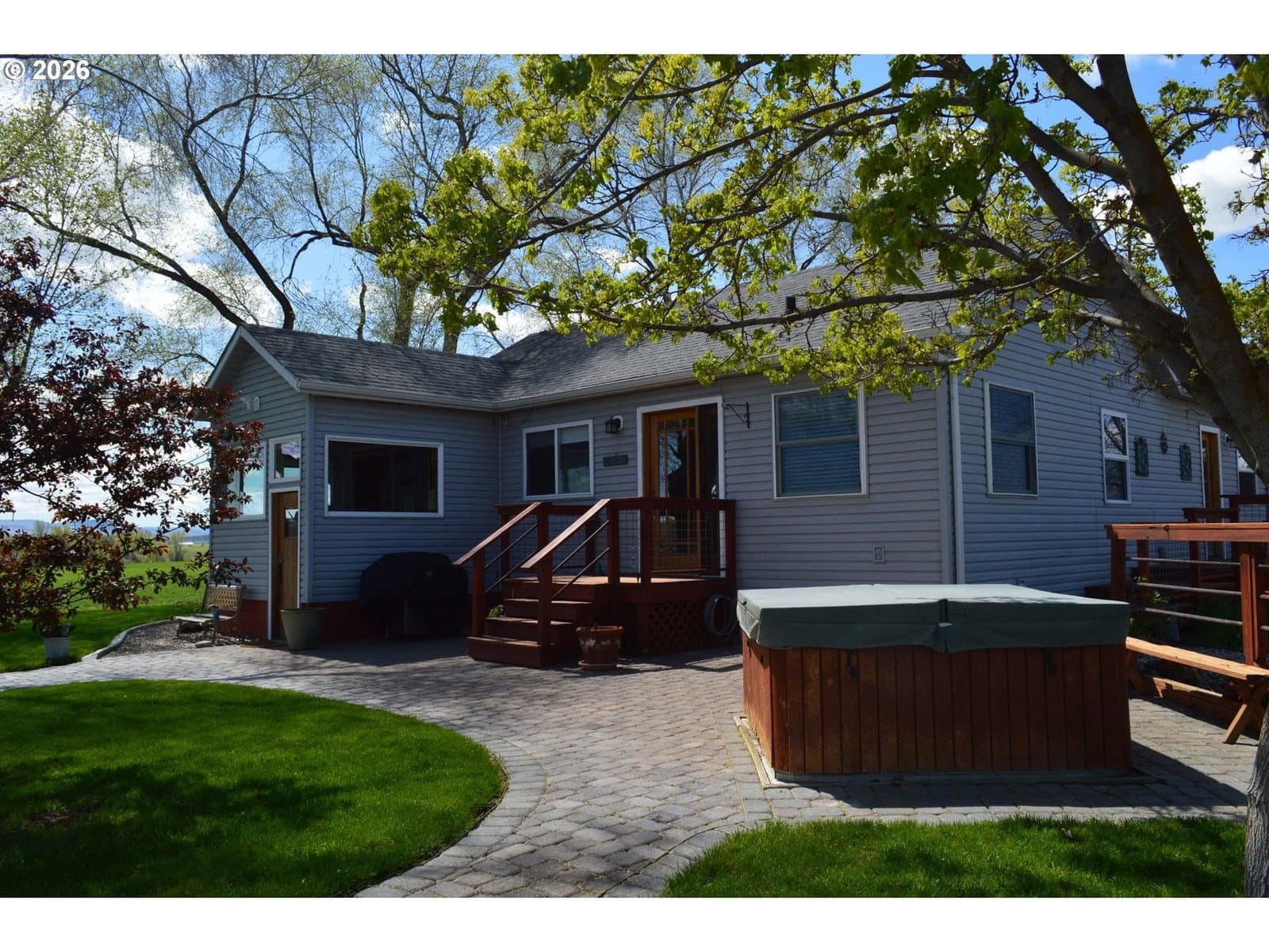 Listing photo 1 of 6