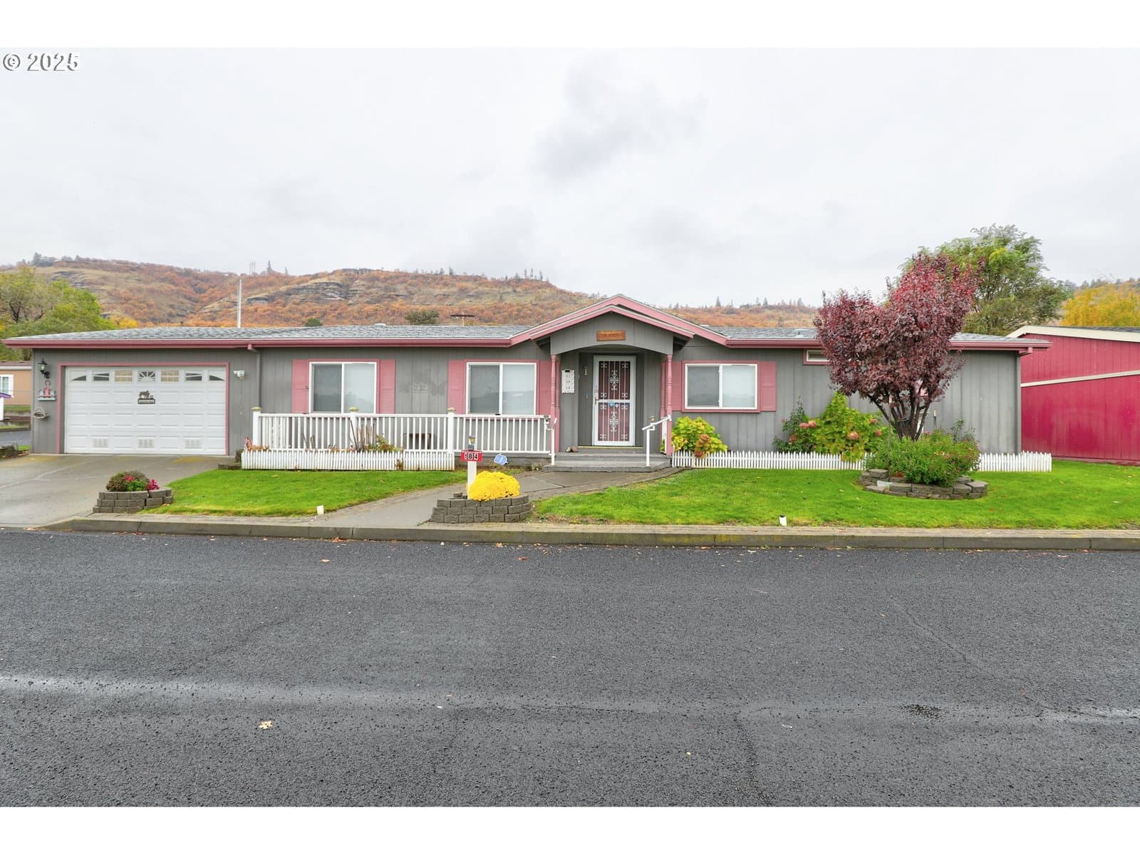Primary listing photo, 950 POMONA ST #184, The Dalles, OR, 97058
