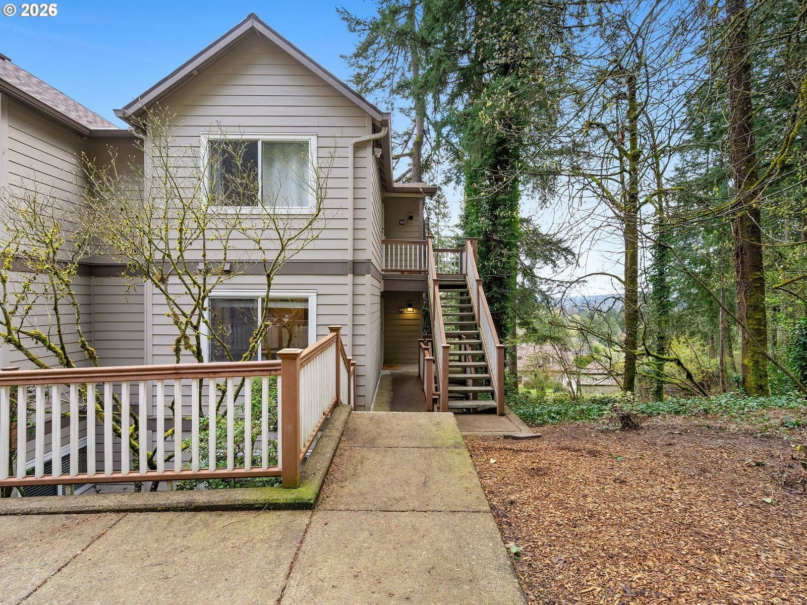 Listing photo 1 of 6