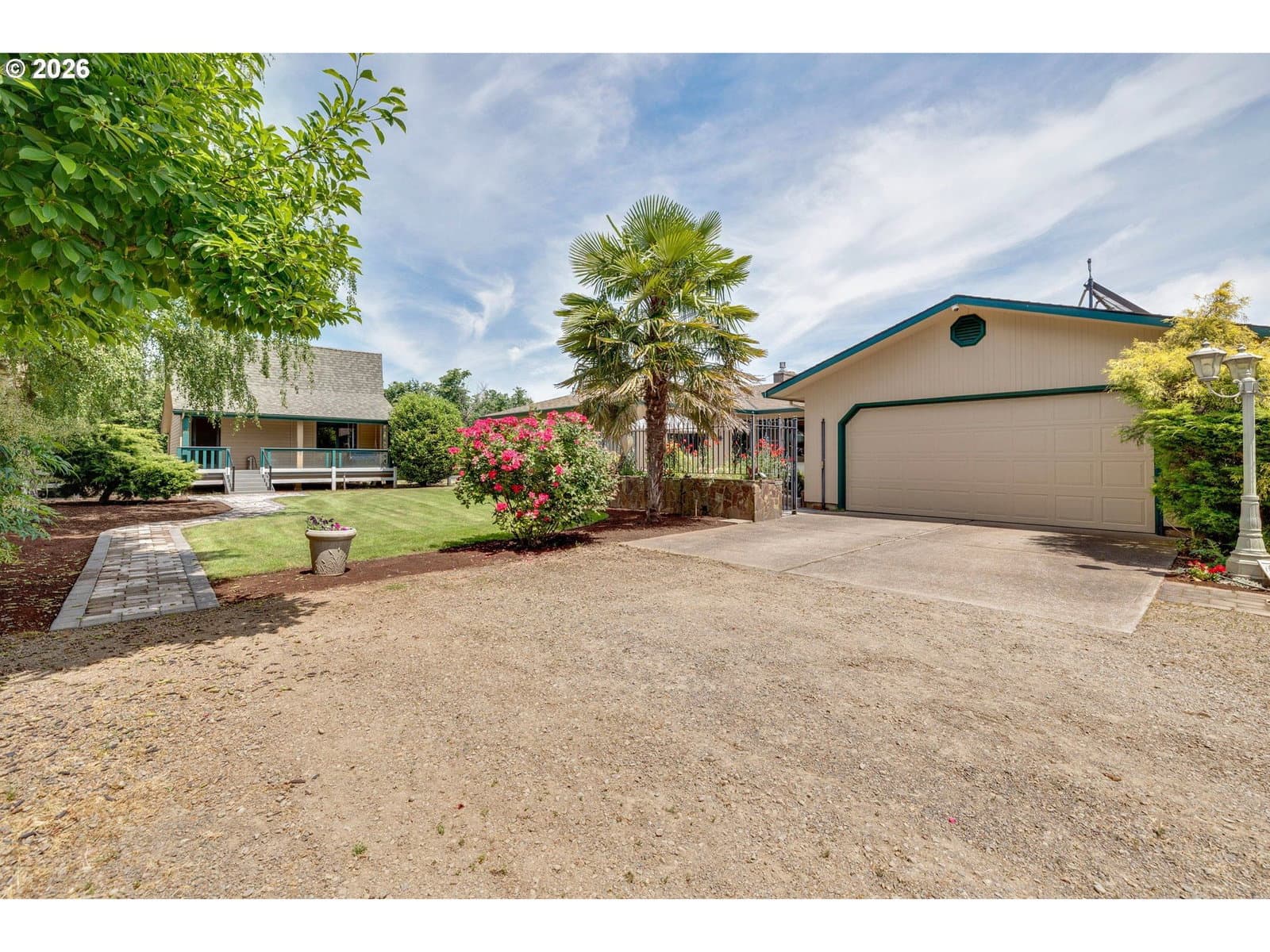 Listing photo 1 of 6