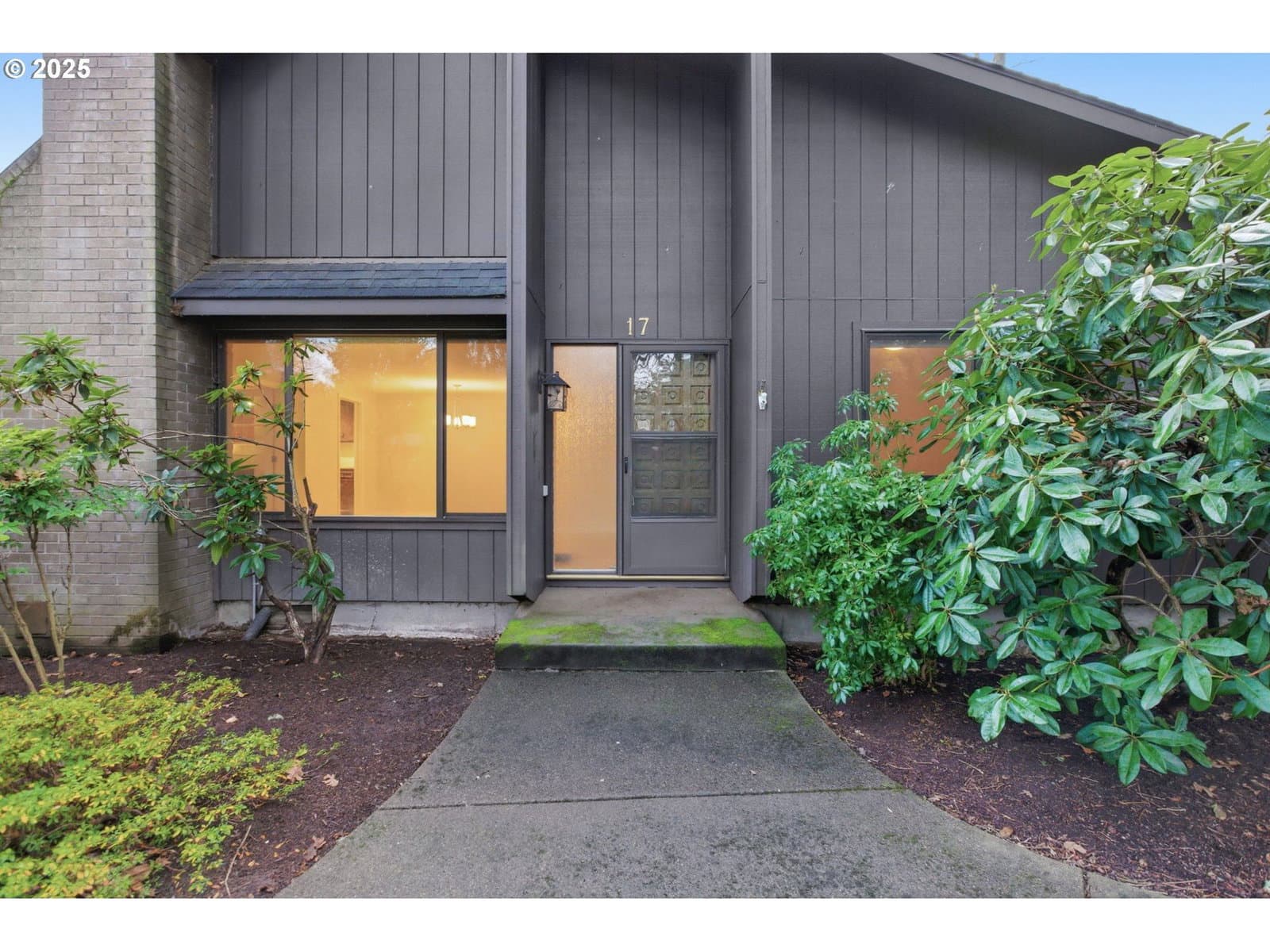 Primary listing photo, 17 WESTBROOK WAY, Eugene, OR, 97405