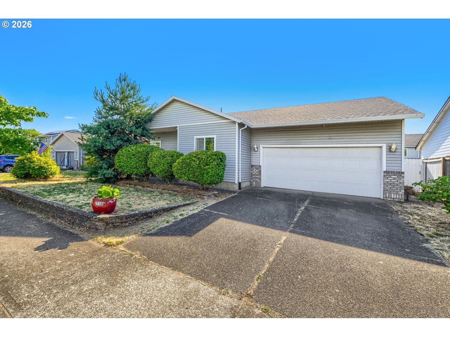Listing photo 1 of 6