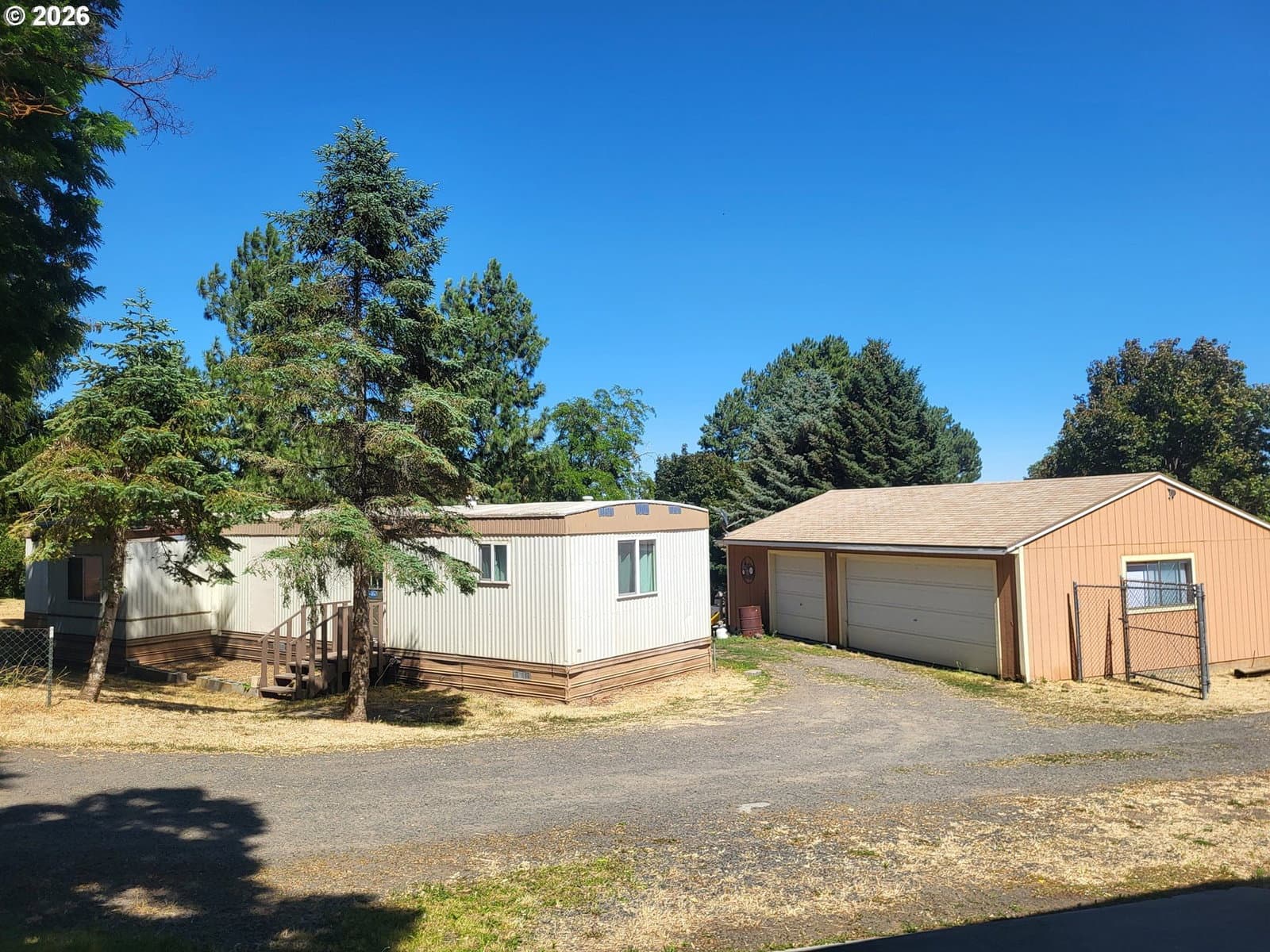 Listing photo 1 of 6