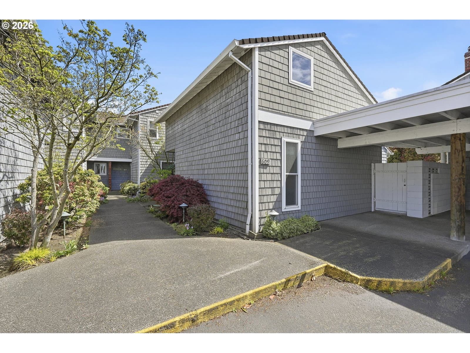 Primary listing photo, 609 N TOMAHAWK ISLAND DR, Portland, OR, 97217