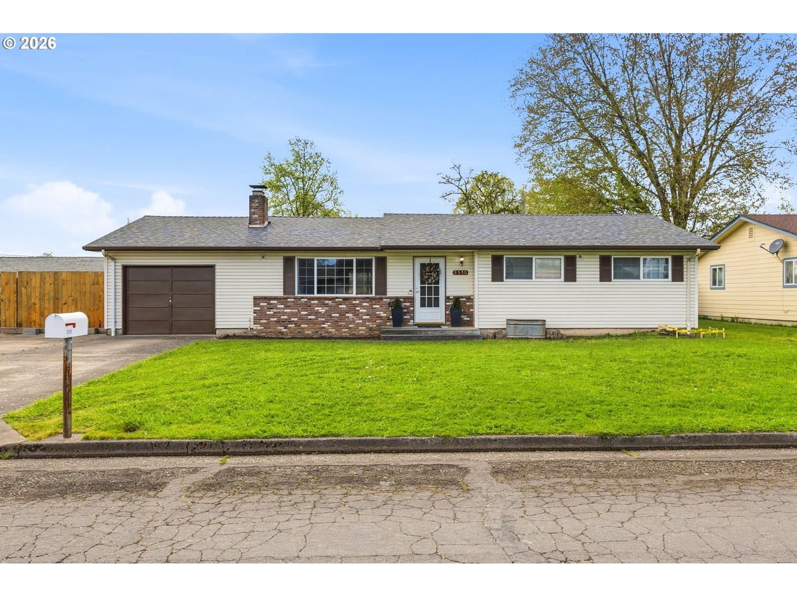 Listing photo 1 of 6