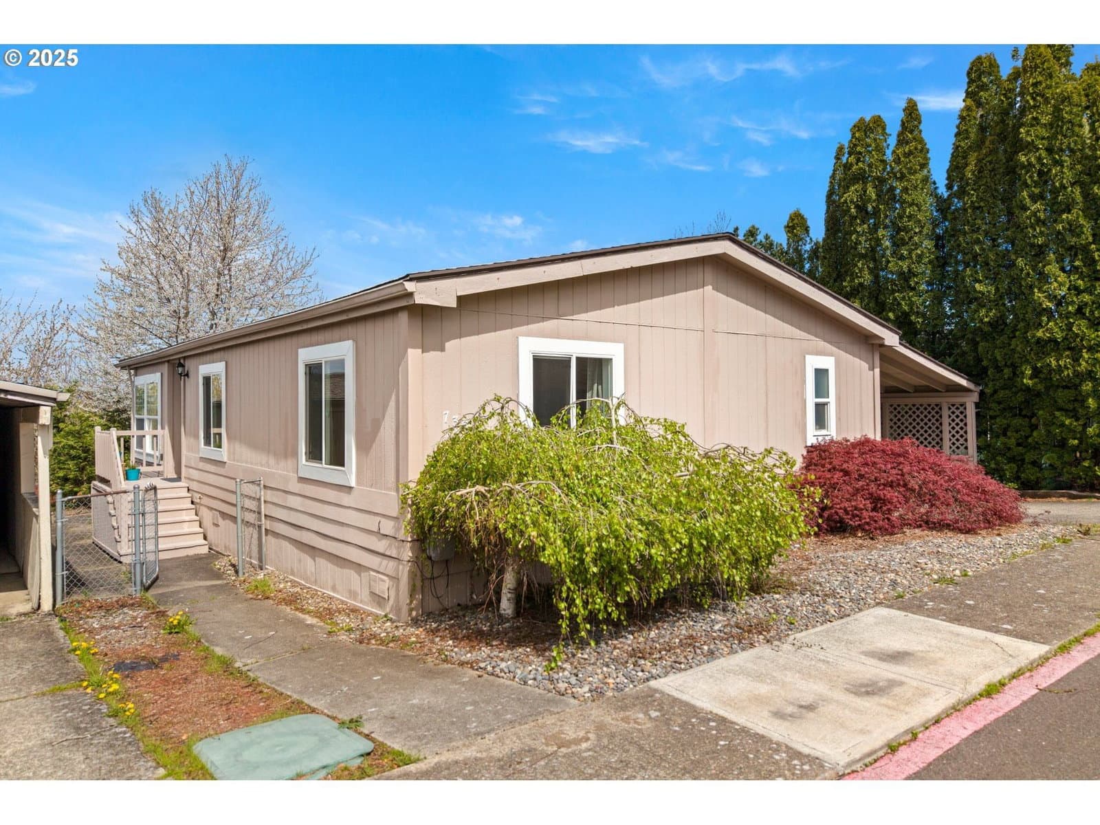 Primary listing photo, 735 SW SUNSET WAY, Troutdale, OR, 97060