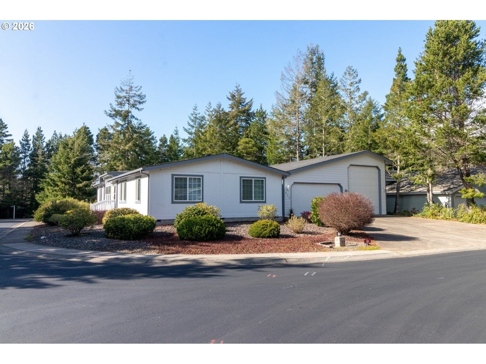 Primary listing photo, 613 GLENBROOK CIR, Florence, OR, 97439