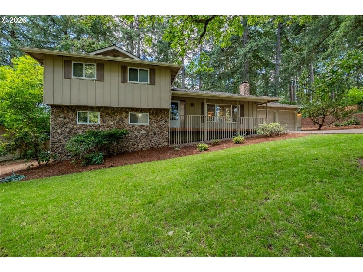 Listing photo 1 of 6