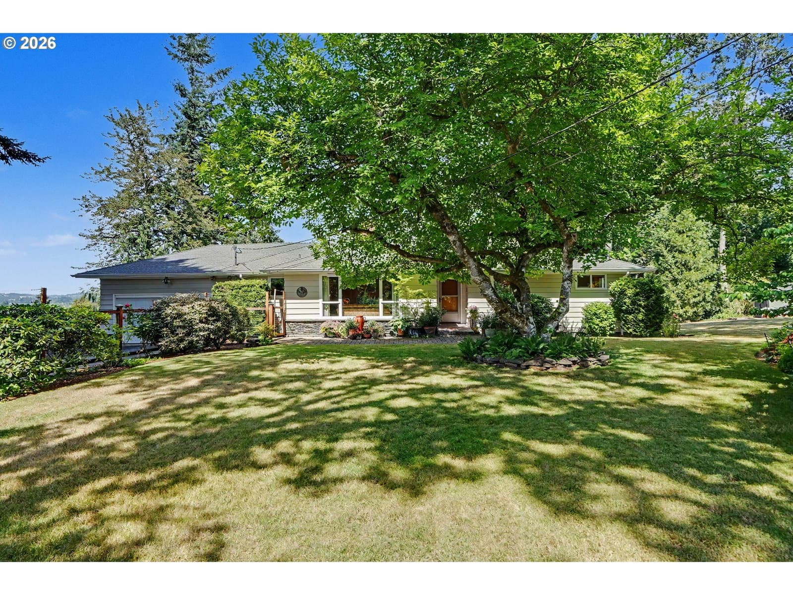 Listing photo 1 of 6